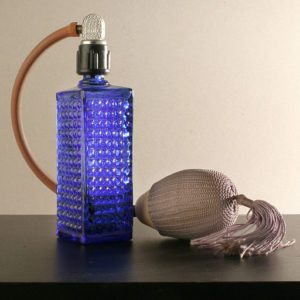 Perfume_set_from_circa_1965